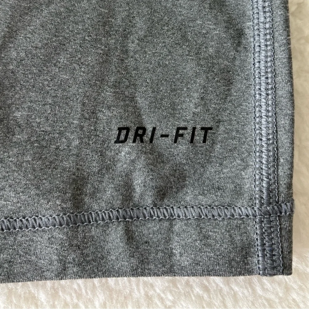 Nike Women's Nike Training Short Sleeve Top size S